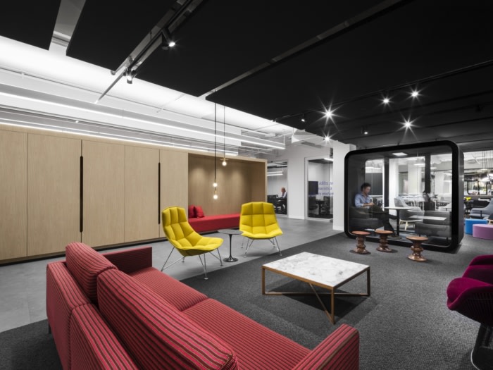 Ogilvy Offices - Montreal - 3