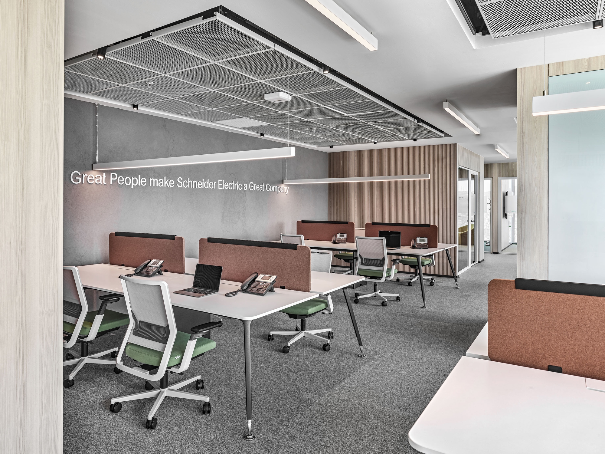 Schneider Electric Offices - İzmir | Office Snapshots