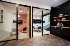 Meeting Room – Round / Oval Table in Dashlane Offices - Paris