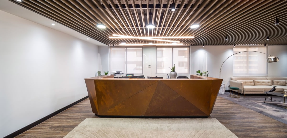 https://officesnapshots.com/wp-content/uploads/2021/07/sigdo-koppers-offices-santiago-1-1200x578-compact.jpg