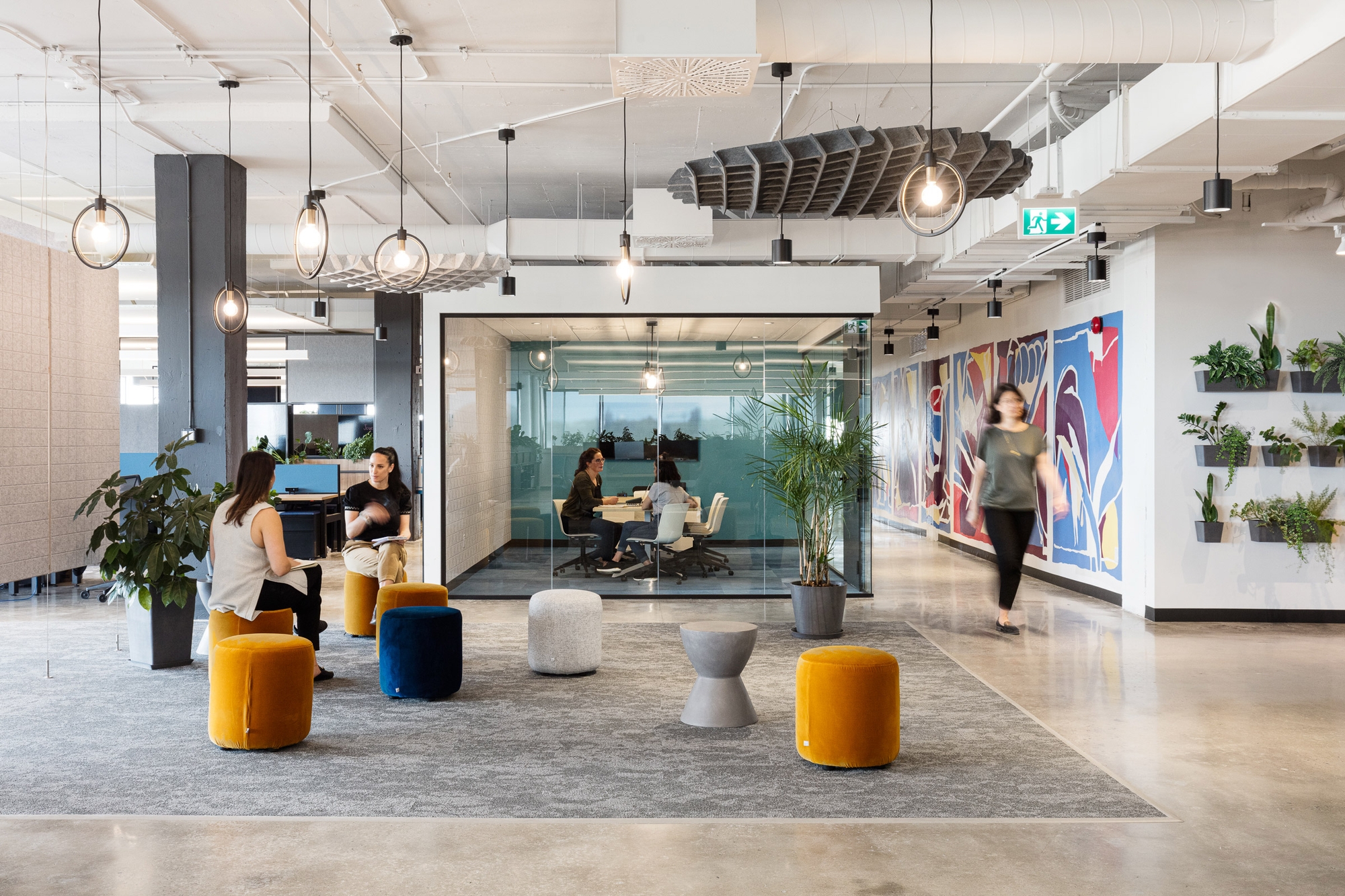 Dental Wings Offices - Montreal | Office Snapshots