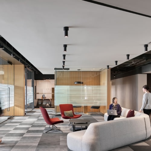recent Kiewit Regional Headquarters – Lenexa office design projects