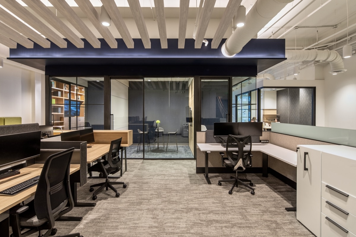 https://officesnapshots.com/wp-content/uploads/2022/03/office-revolution-offices-raleigh-8-1200x800-compact.jpg