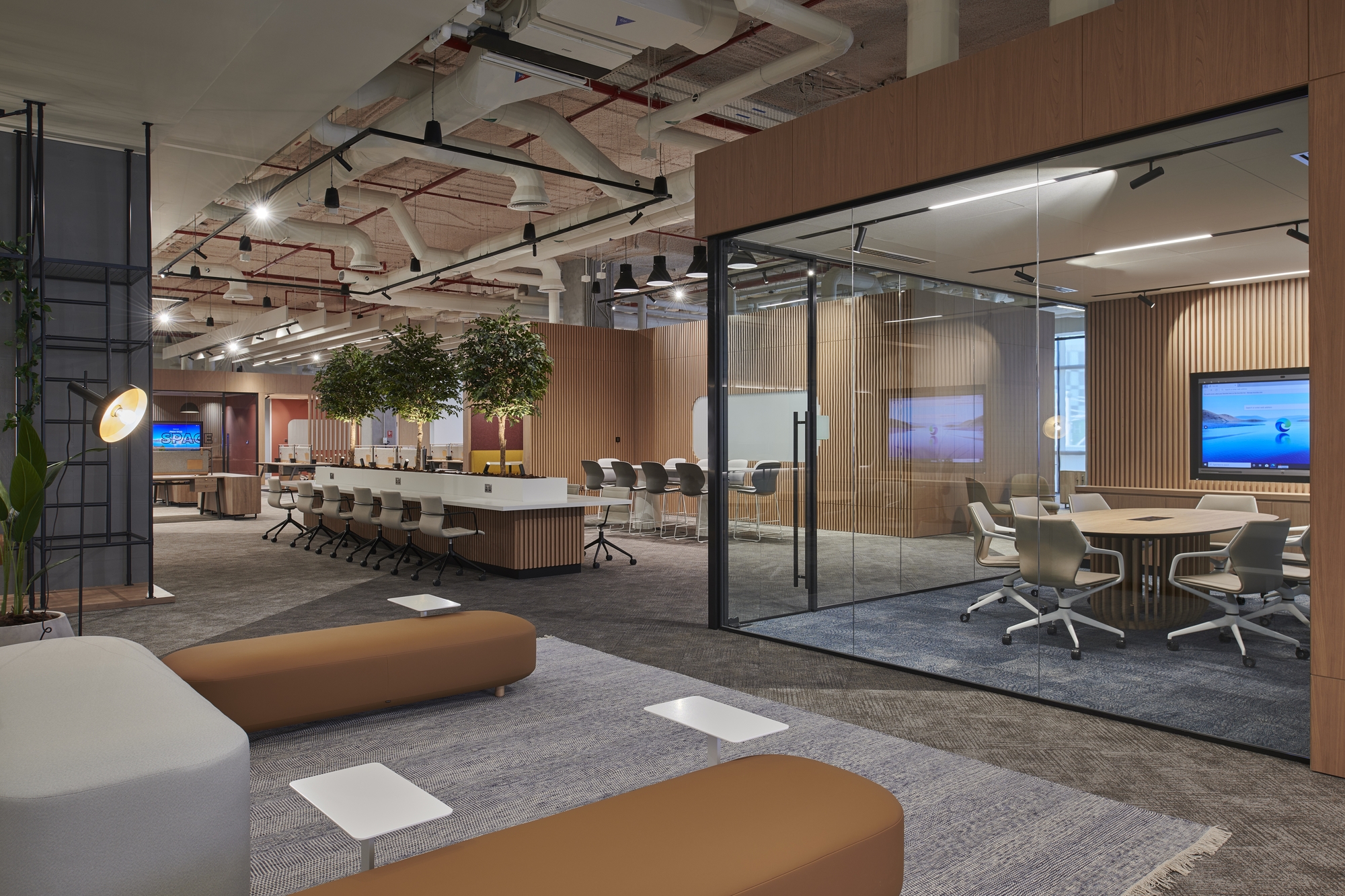 Aldar Properties Offices Abu Dhabi Office Snapshots