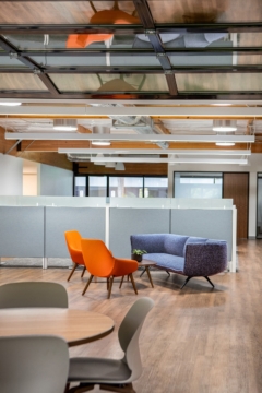 Small Open Meeting Space in Quadrant Offices - San Diego