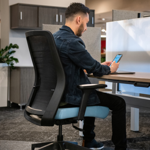 Clear Design releases The Ventus task chair - 0