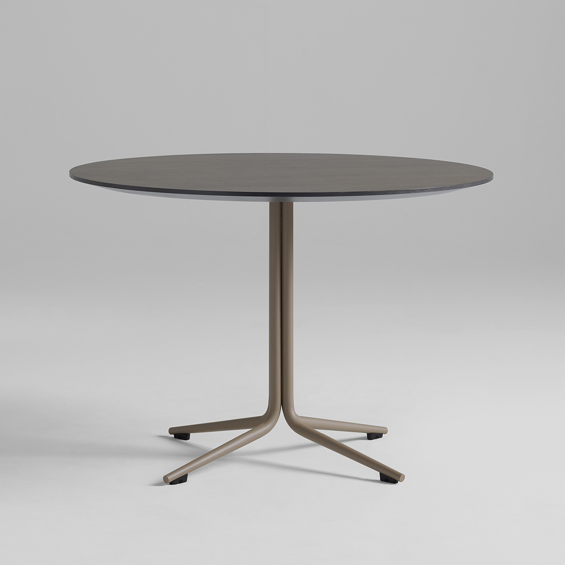 Davis Furniture Riza | Office Snapshots
