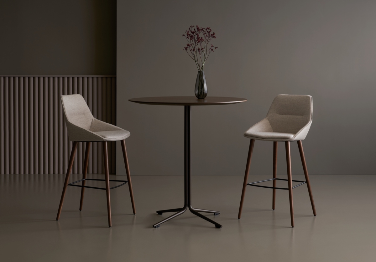 Davis Furniture Riza | Office Snapshots