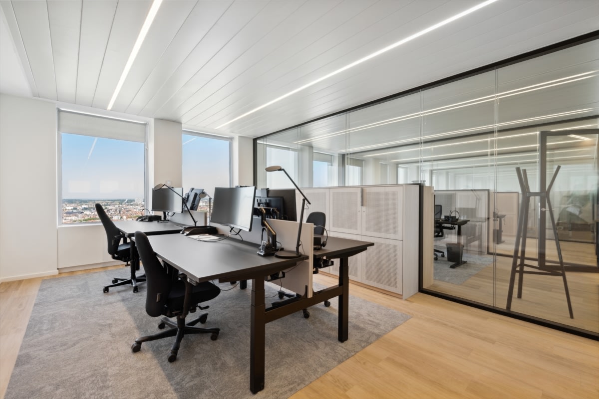 Freshfields Bruckhaus Deringer Offices - Ixelles | Office Snapshots