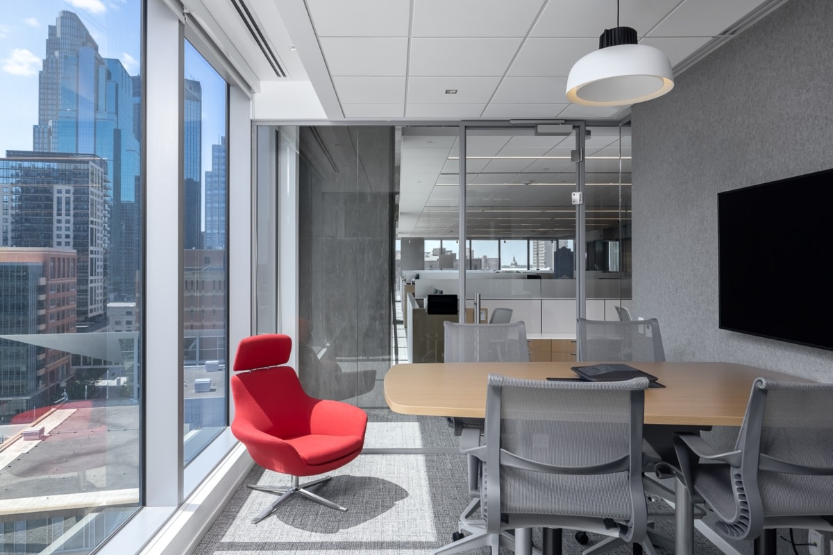 JLL Offices - Minneapolis | Office Snapshots