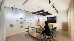 Track / Directional in On Running Offices - Ho Chi Minh City