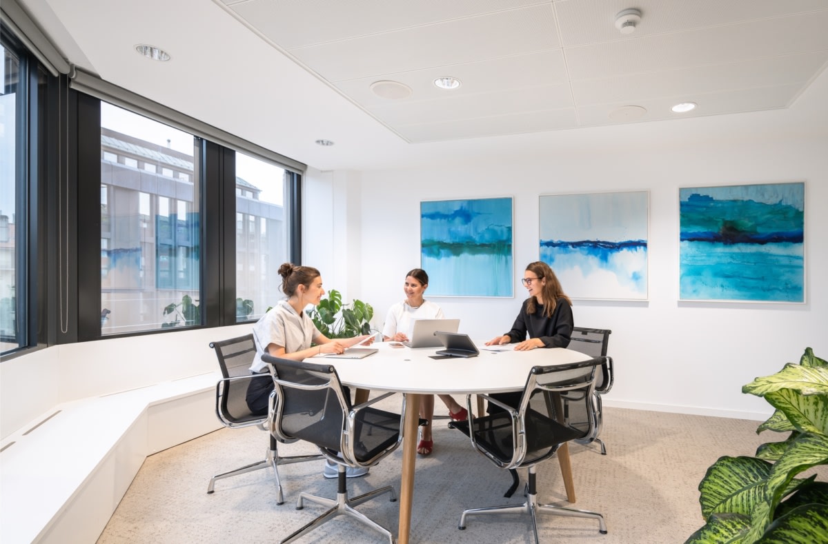 Schroders Offices - Geneva | Office Snapshots