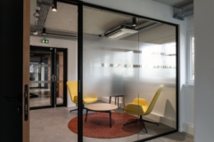 Glass Graphics in Confidential Clinical Research Organisation Offices - Paris