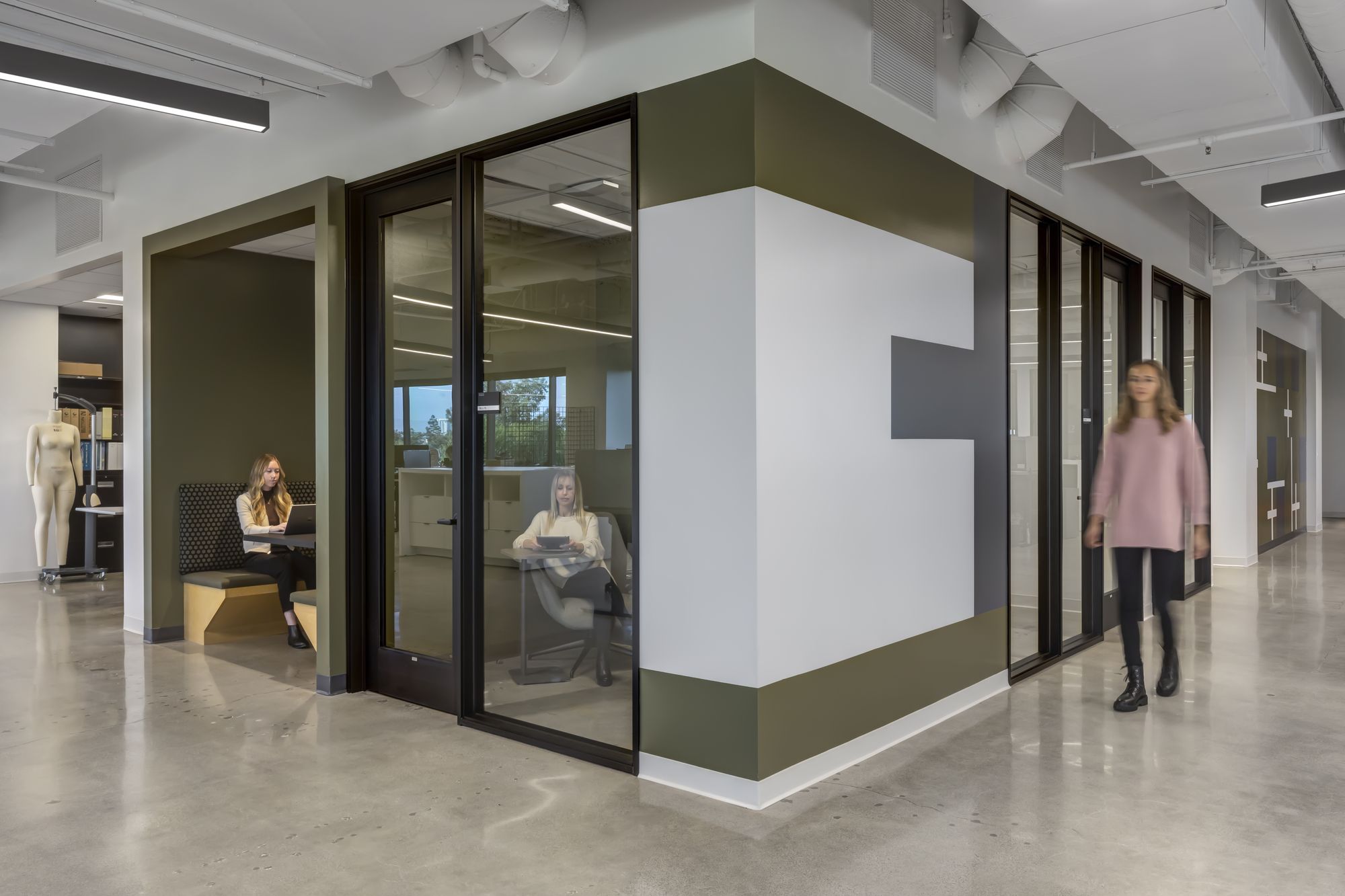 5.11 Tactical Offices Costa Mesa Office Snapshots