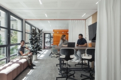 Small Open Meeting Space in M Moser Associates Offices - Paris