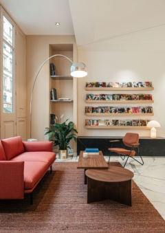 Sofas / Modular Lounge in Condé Nast Offices - Paris