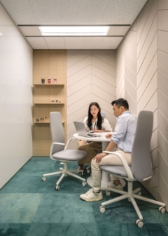 Small Meeting Room in L’Oréal Korea Offices - Seoul