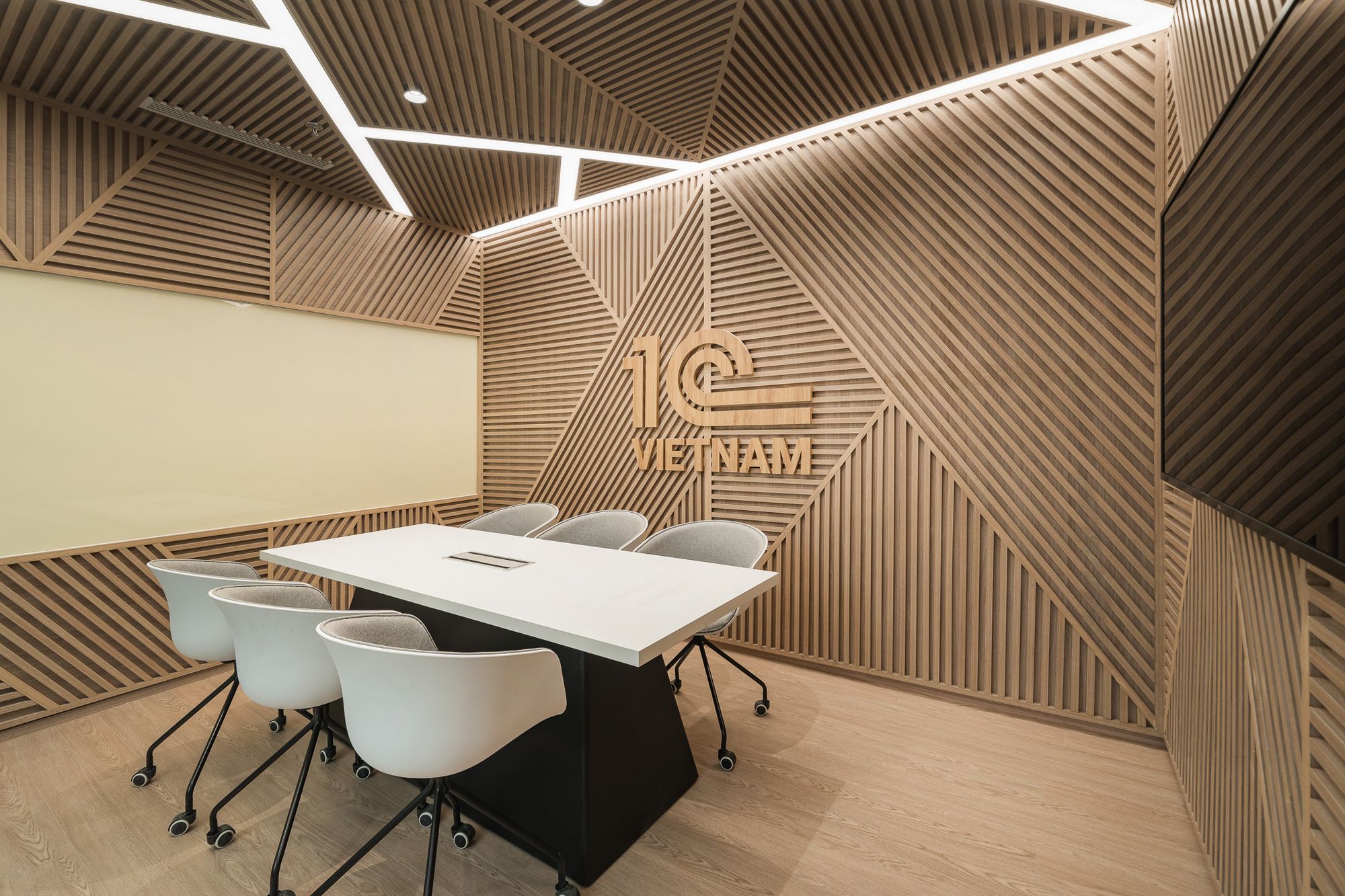1C Vietnam Offices - Hanoi | Office Snapshots