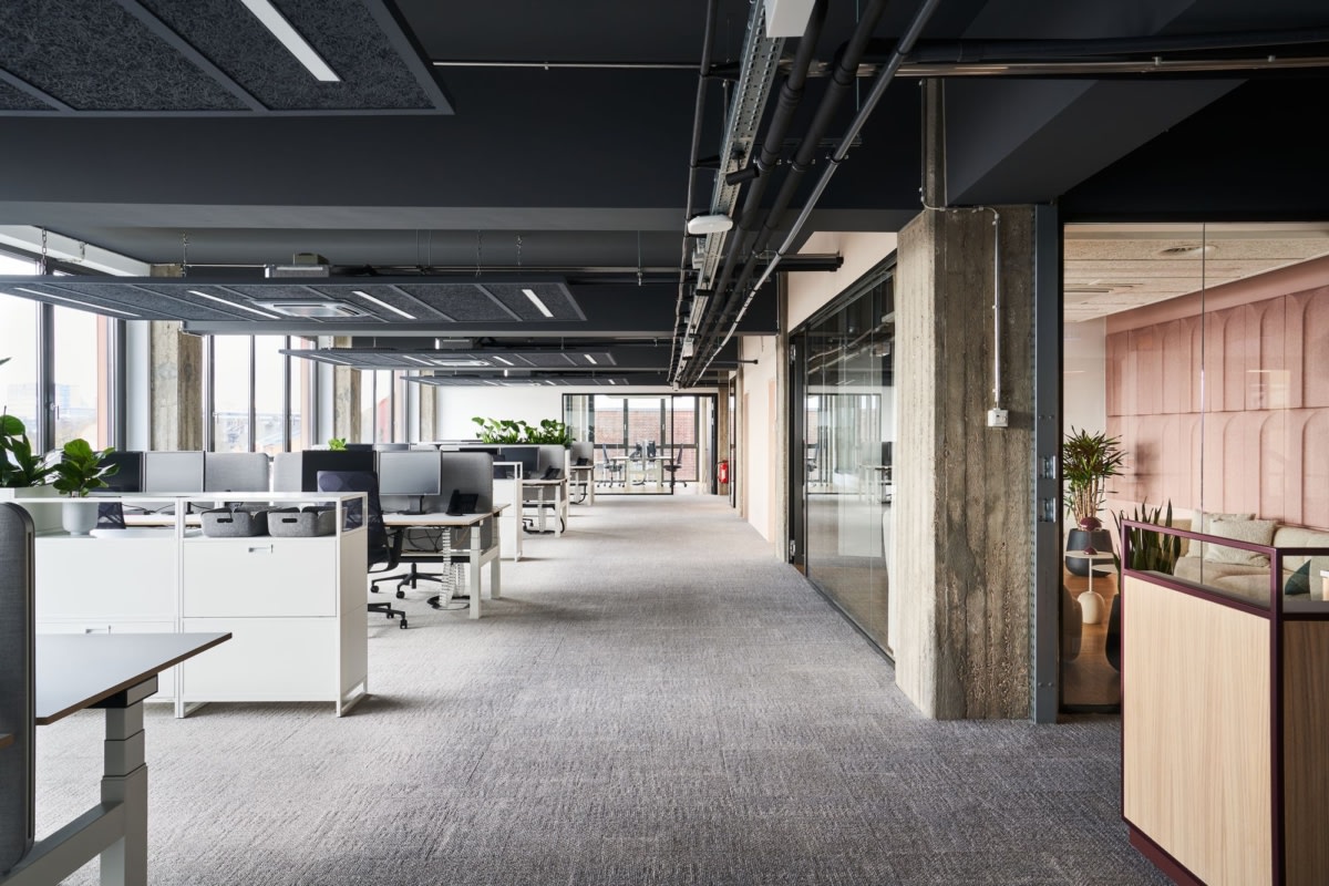 SV Group Offices - Dusseldorf | Office Snapshots