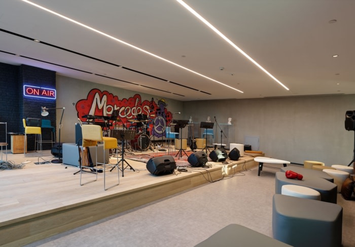 Mercedes-Benz Offices - Istanbul - 17
