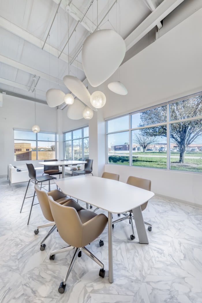 MBI (Modern Business Interiors) Showroom and Offices - St. Charles - 4