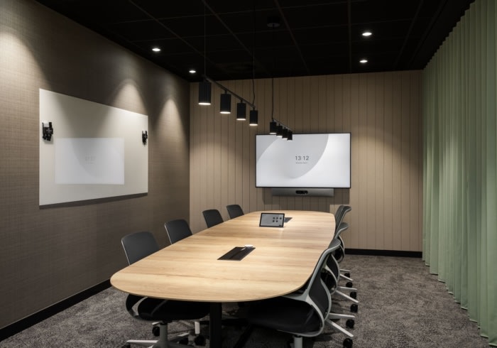 Confidential Insurance Firm Offices - Crawley - 18