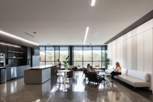 METRO Distribution Centre and Offices - Montreal