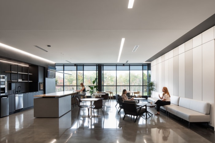 METRO Distribution Centre and Offices - Montreal - 7