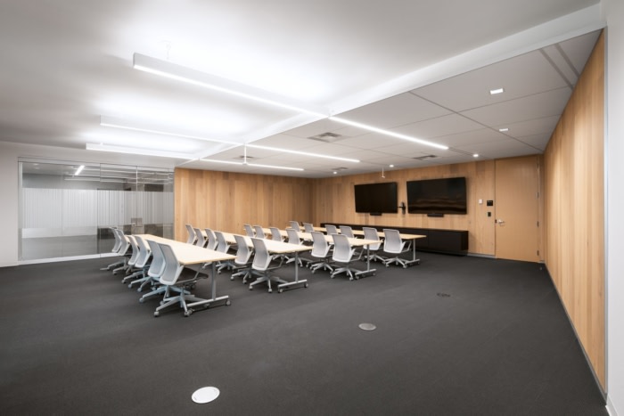 METRO Distribution Centre and Offices - Montreal - 12