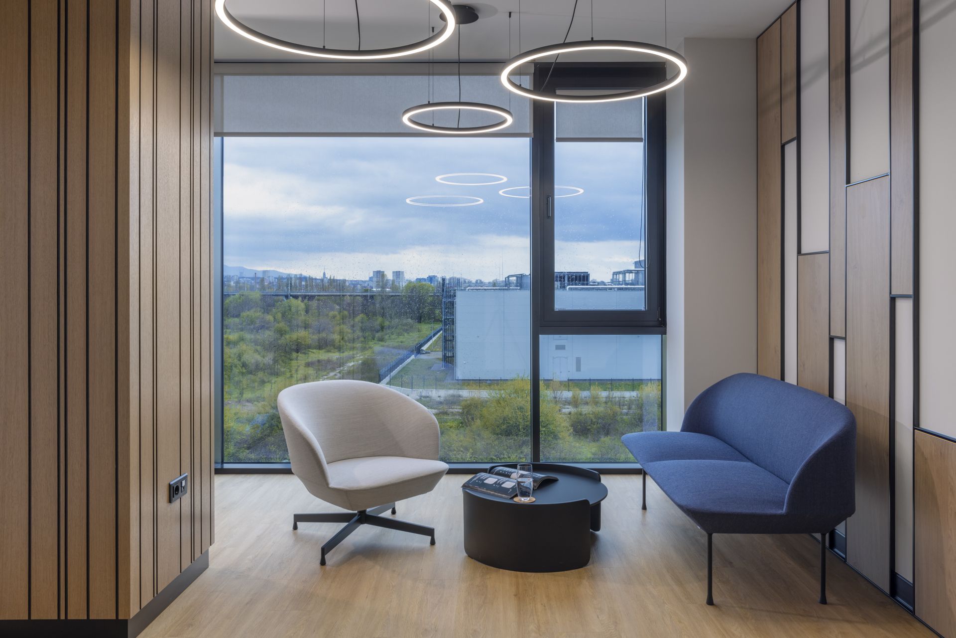 LDG Offices - Sofia | Office Snapshots
