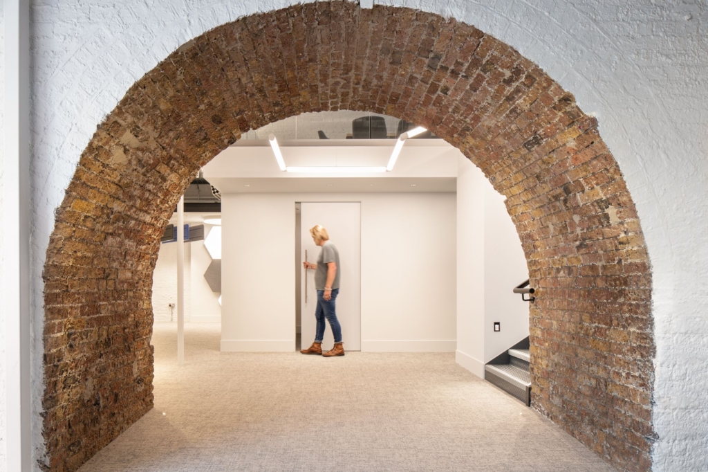 XAL Showroom and Offices - London | Office Snapshots