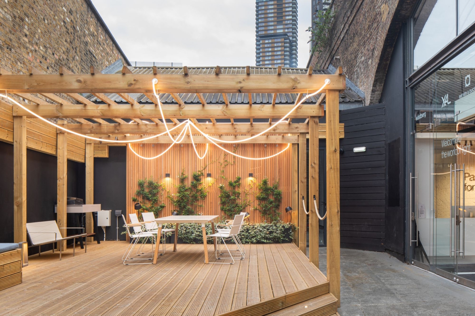 XAL Showroom and Offices - London | Office Snapshots