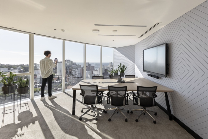 McDonald’s (Arcos Dorados) Offices – Montevideo