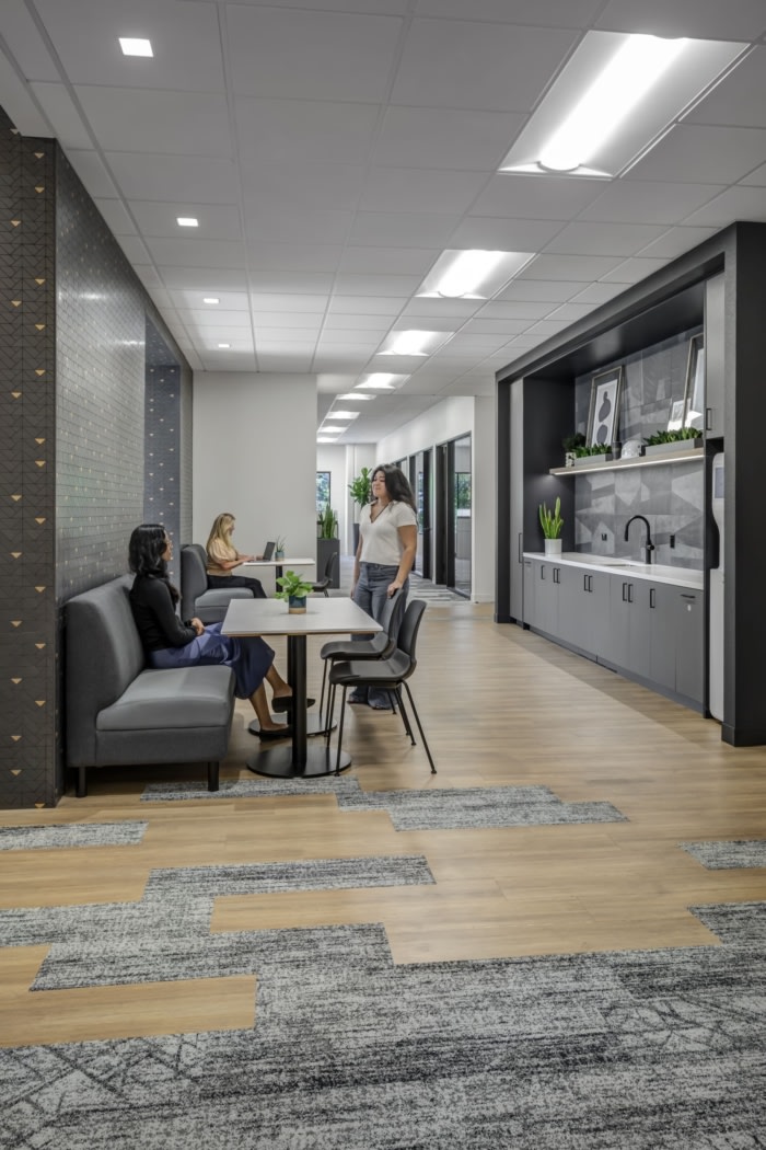 PDF Flooring Offices - Irvine - 7