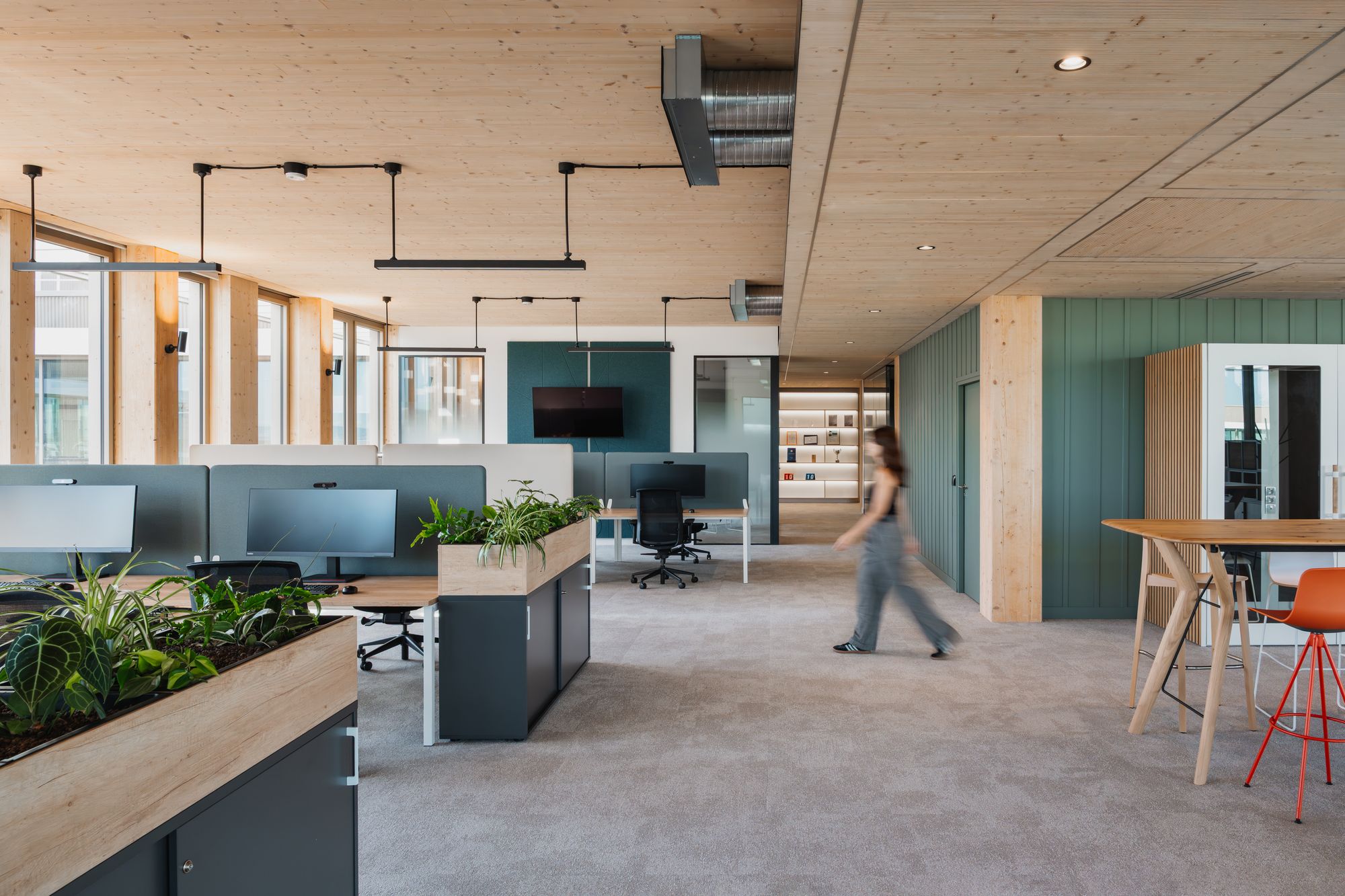 DKV FRANCE Offices - Paris | Office Snapshots