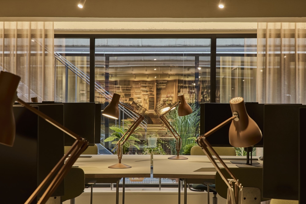 dMFK Offices - London | Office Snapshots