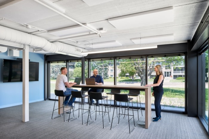 Front Row Sales and Marketing Offices - Edina - 12