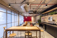 High Table in Trinca Offices - Porto Alegre