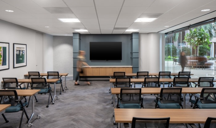 Urban Centre Leasing Office and Amenity Spaces - Tampa - 14