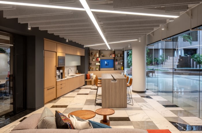 Urban Centre Leasing Office and Amenity Spaces - Tampa - 12