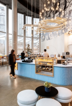 Low Stool in COGA Colón Offices - Valencia