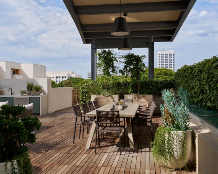 Dedeaux Properties Office - Santa Monica - 12