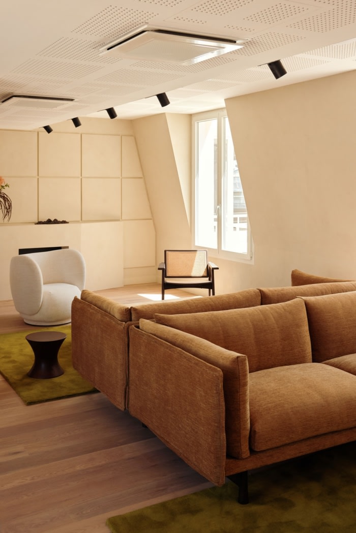 Morning Offices – Paris