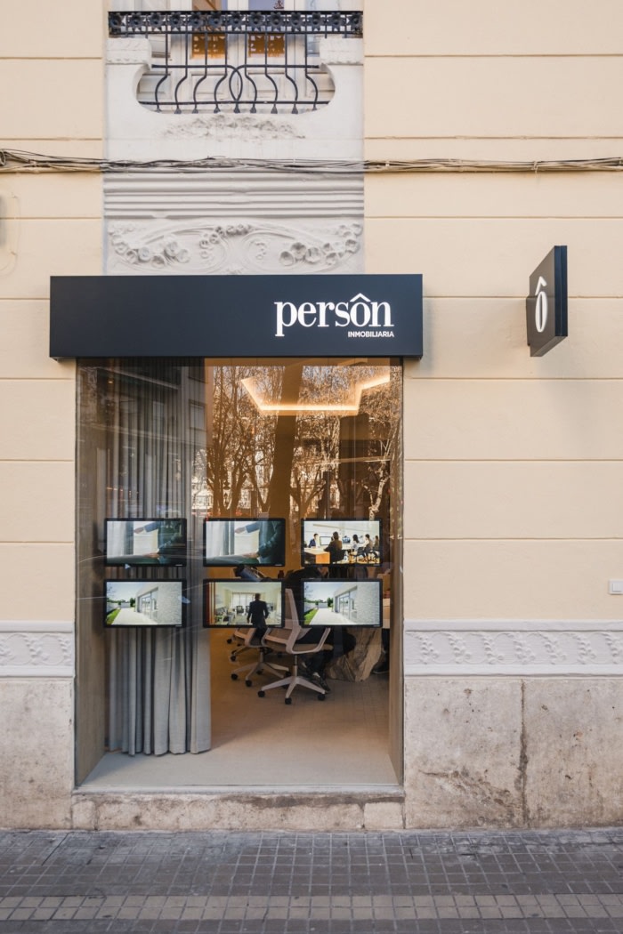Person Inmobiliaria Ruzafa Offices - Valencia - 1