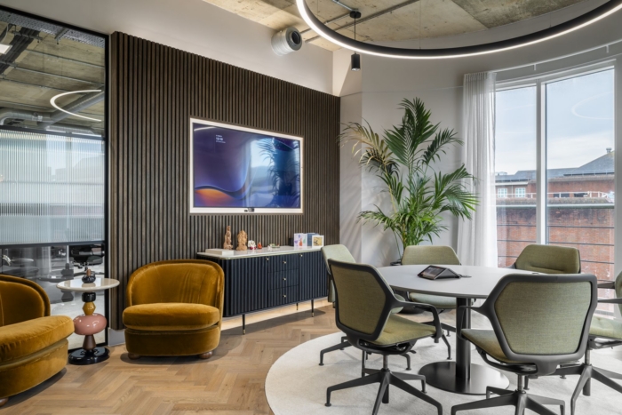 Poeticgem Offices – Watford