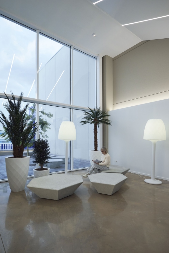 EFI (Electronic For Imaging) Offices - Almassora - 4