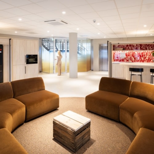 recent Qbuzz Offices – Utrecht office design projects