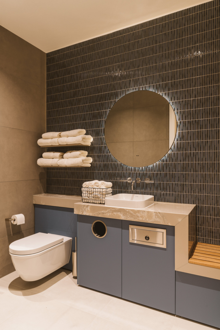 Confidential Financial Company Offices – London - 9