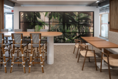 High Table in Edenred Offices - Paris